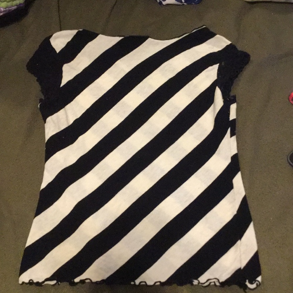 Black and White striped long crop top shirt - Picture 6 of 7